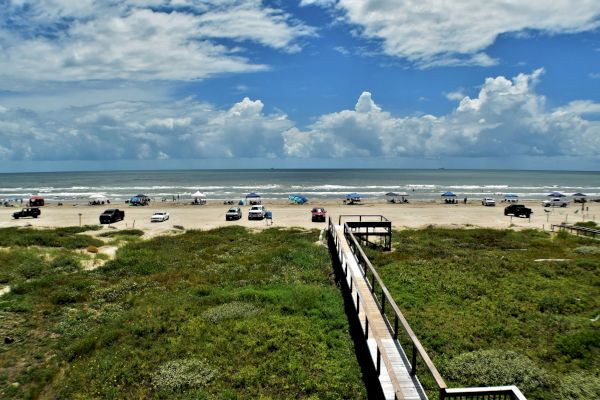 Oceanside Hotel + Suites