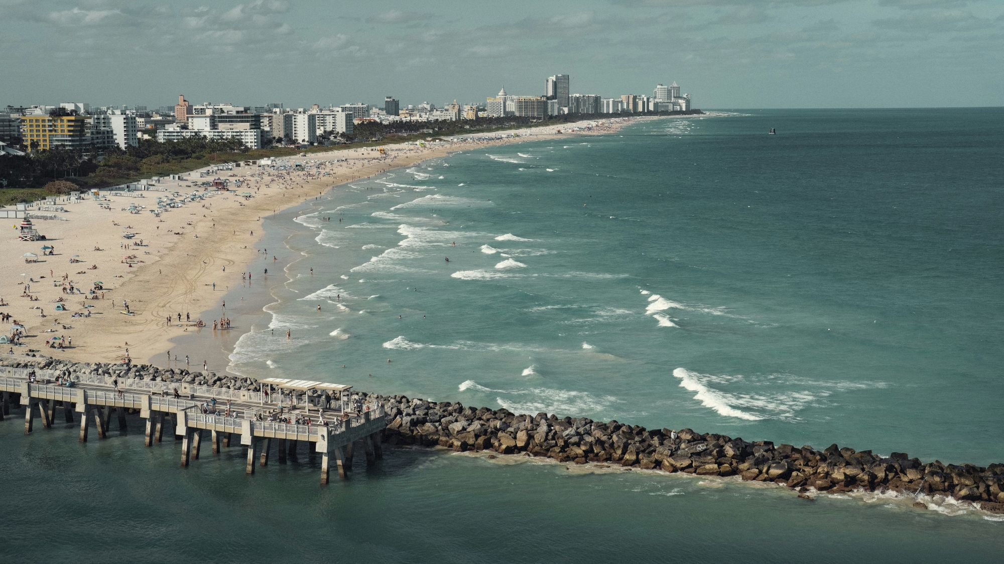 Oceanside Hotel + Suites