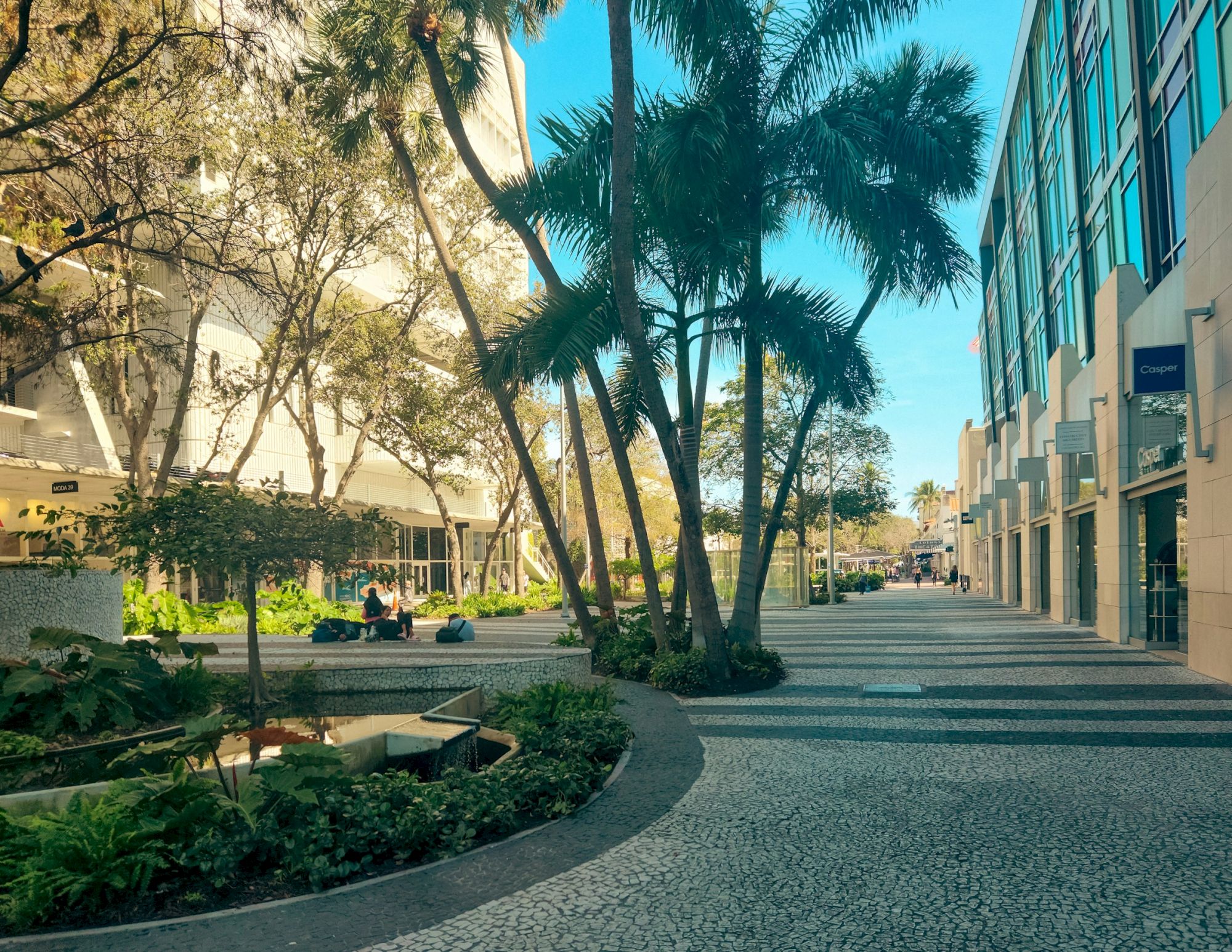 Oceanside Hotel + Suites