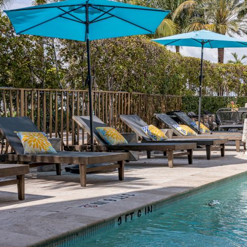 Oceanside Hotel + Suites