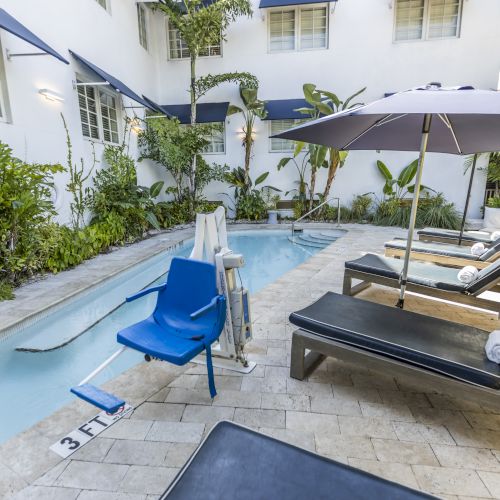 Oceanside Hotel + Suites