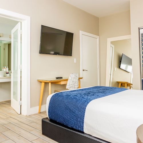 Oceanside Hotel + Suites