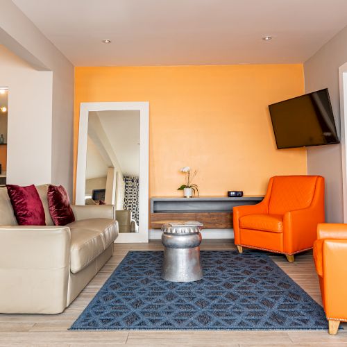 Oceanside Hotel + Suites