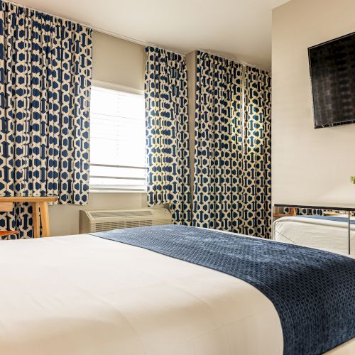 Oceanside Hotel + Suites