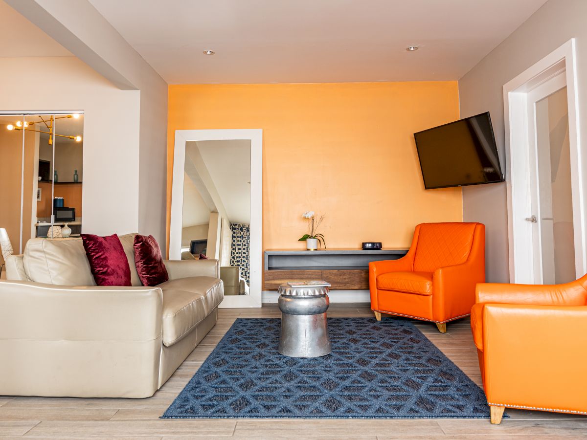 Oceanside Hotel + Suites