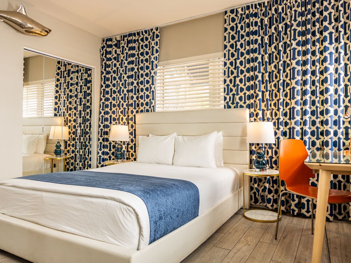 Oceanside Hotel + Suites