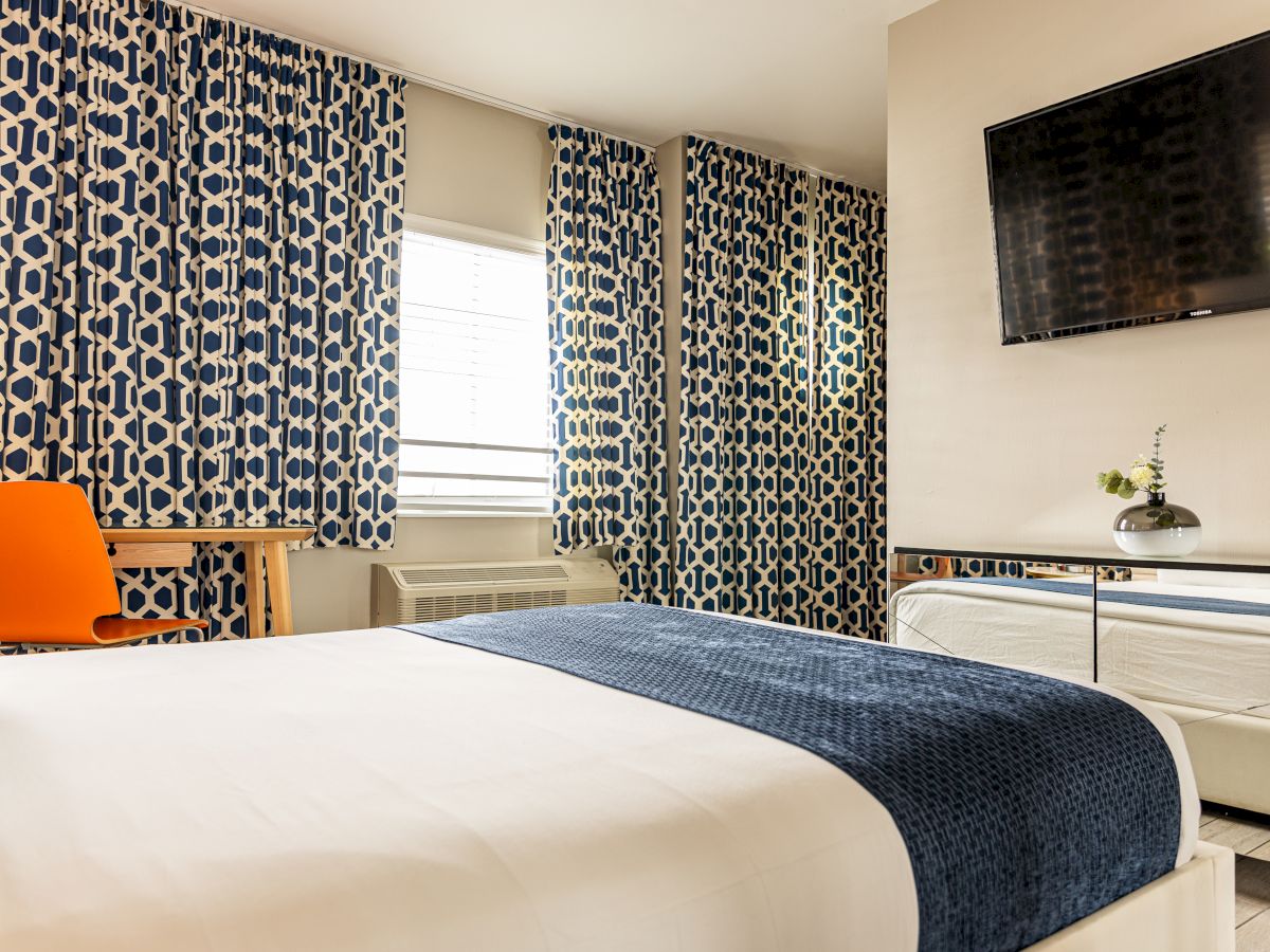 Oceanside Hotel + Suites