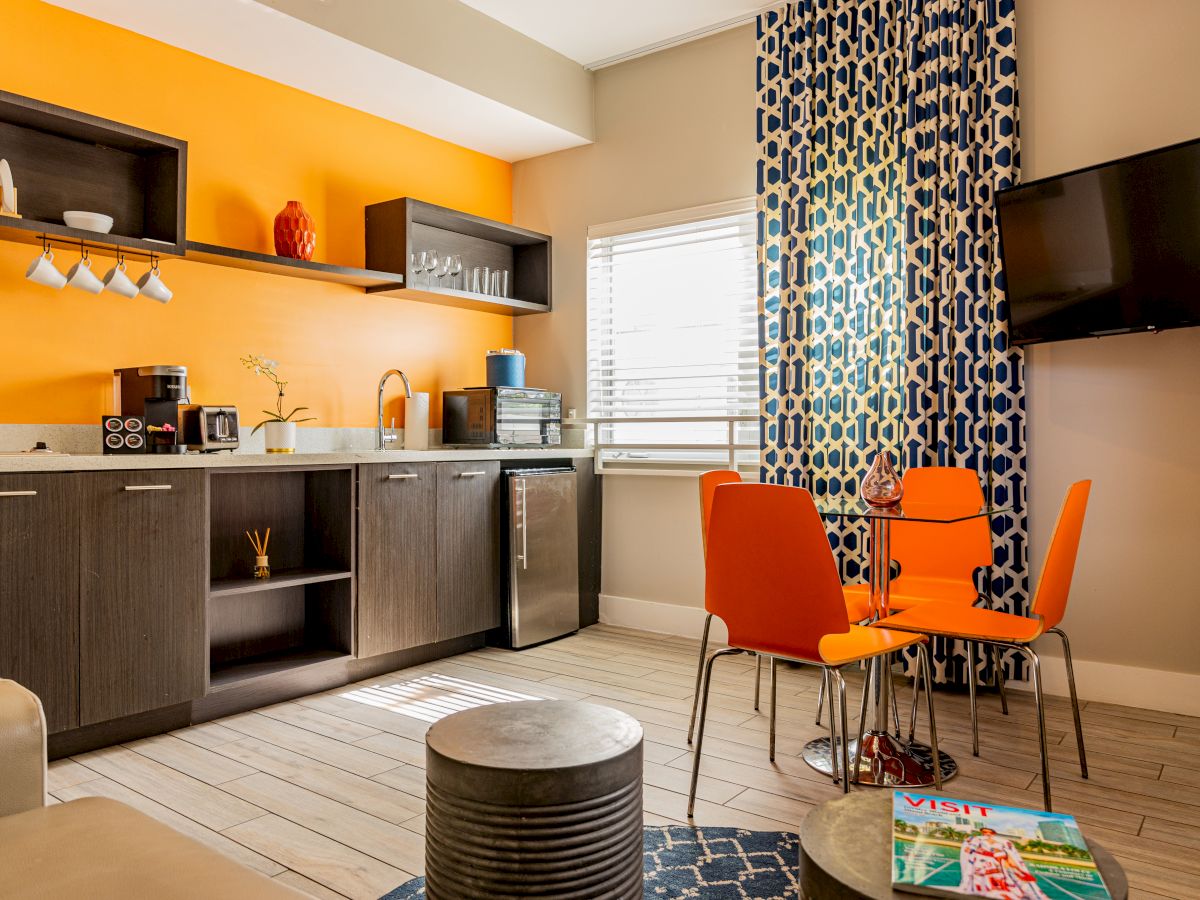 Oceanside Hotel + Suites