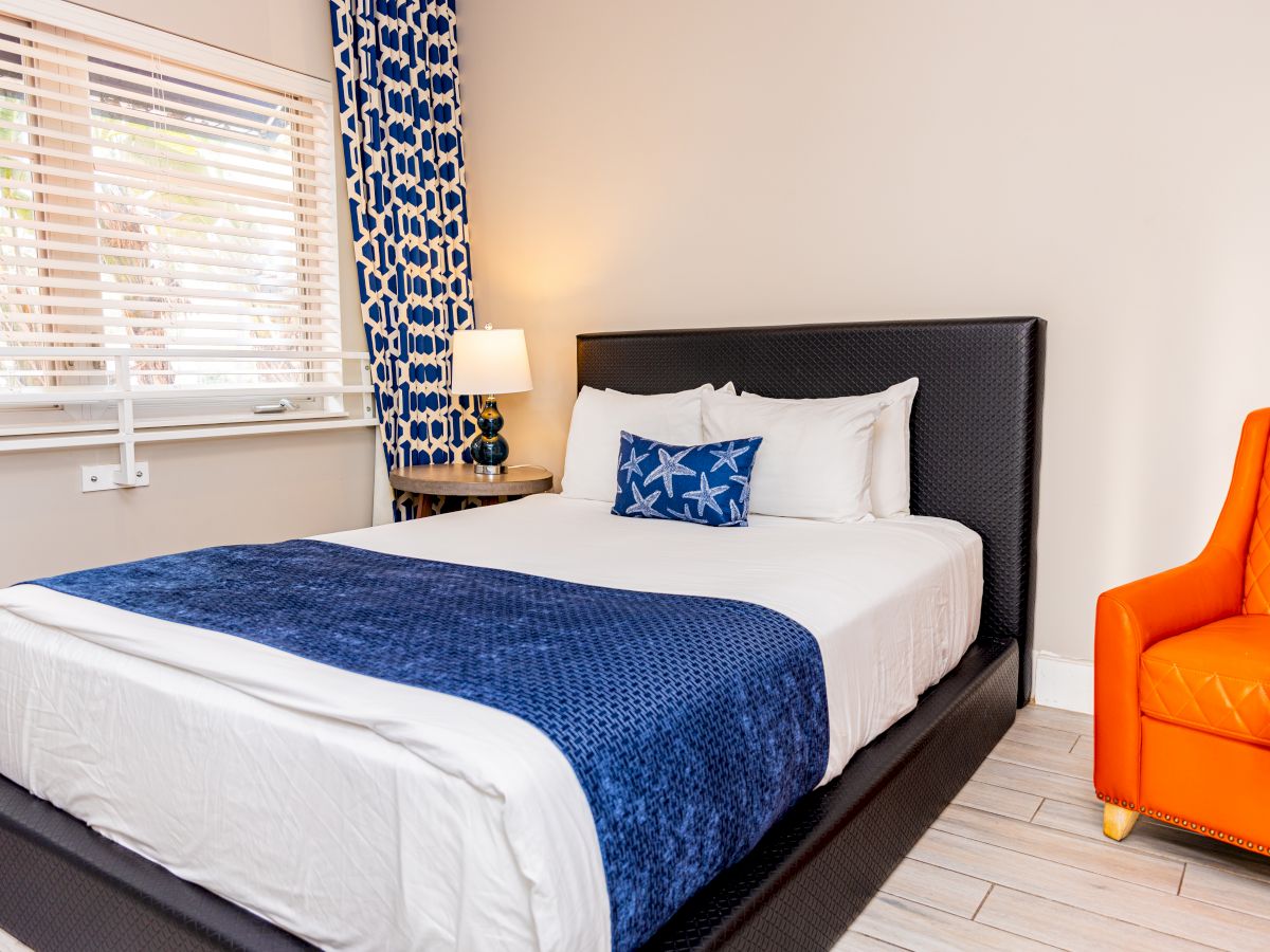Oceanside Hotel + Suites