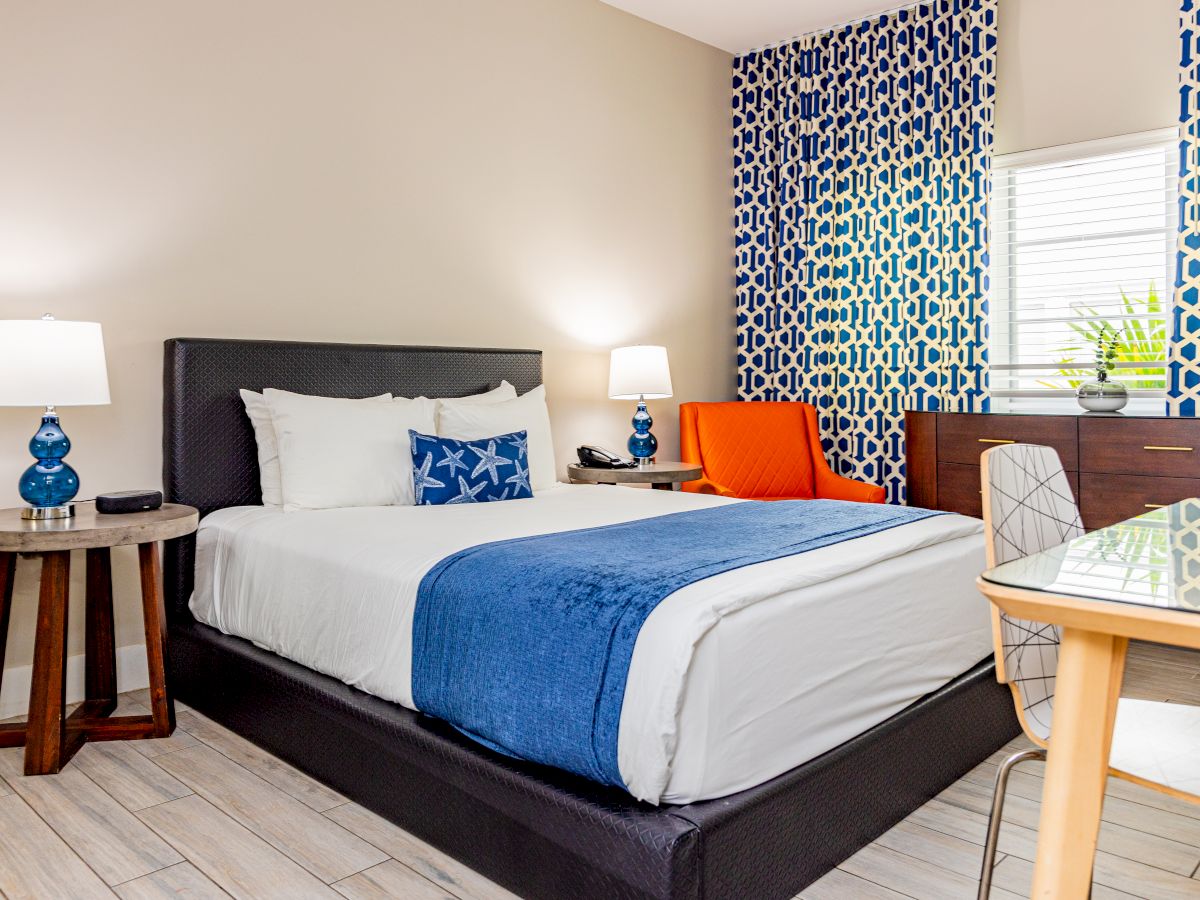 Oceanside Hotel + Suites