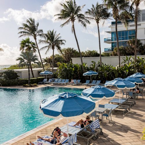 Oceanside Hotel + Suites