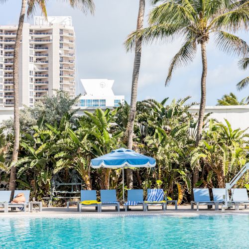 Oceanside Hotel + Suites