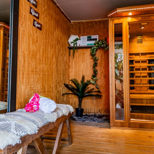 Oceanside Hotel + Suites